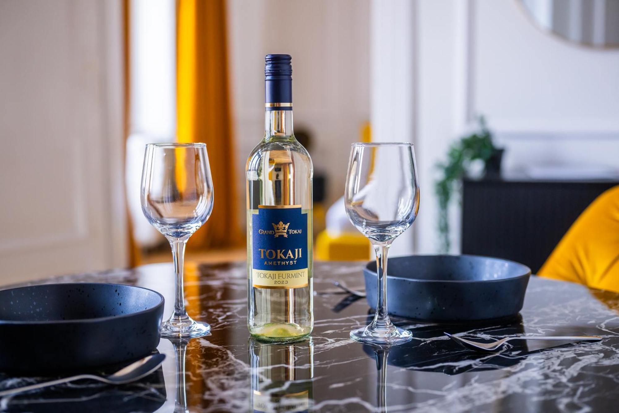 Riverfront Lux Apartman